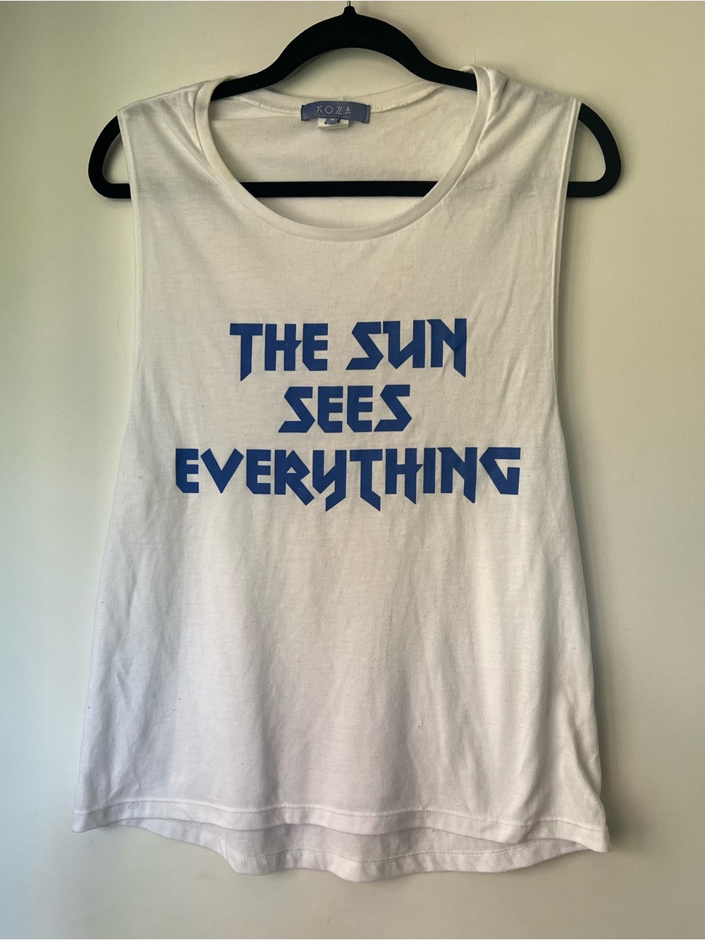 Cute graphic tee - paper thin